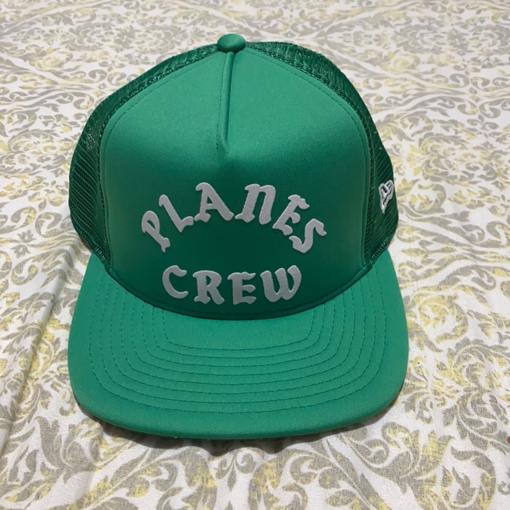 Paper planes hat